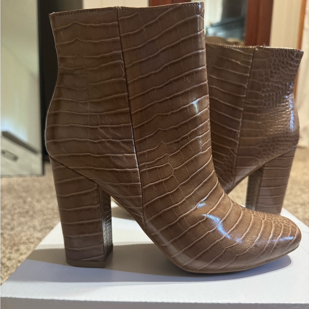 BAMBOO Light Brown Footwear